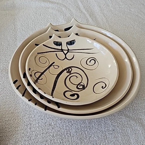 Vintage Set of 4 Bowls - Picture 2 of 12